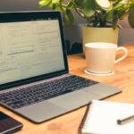 Laptop op een werkbureau
